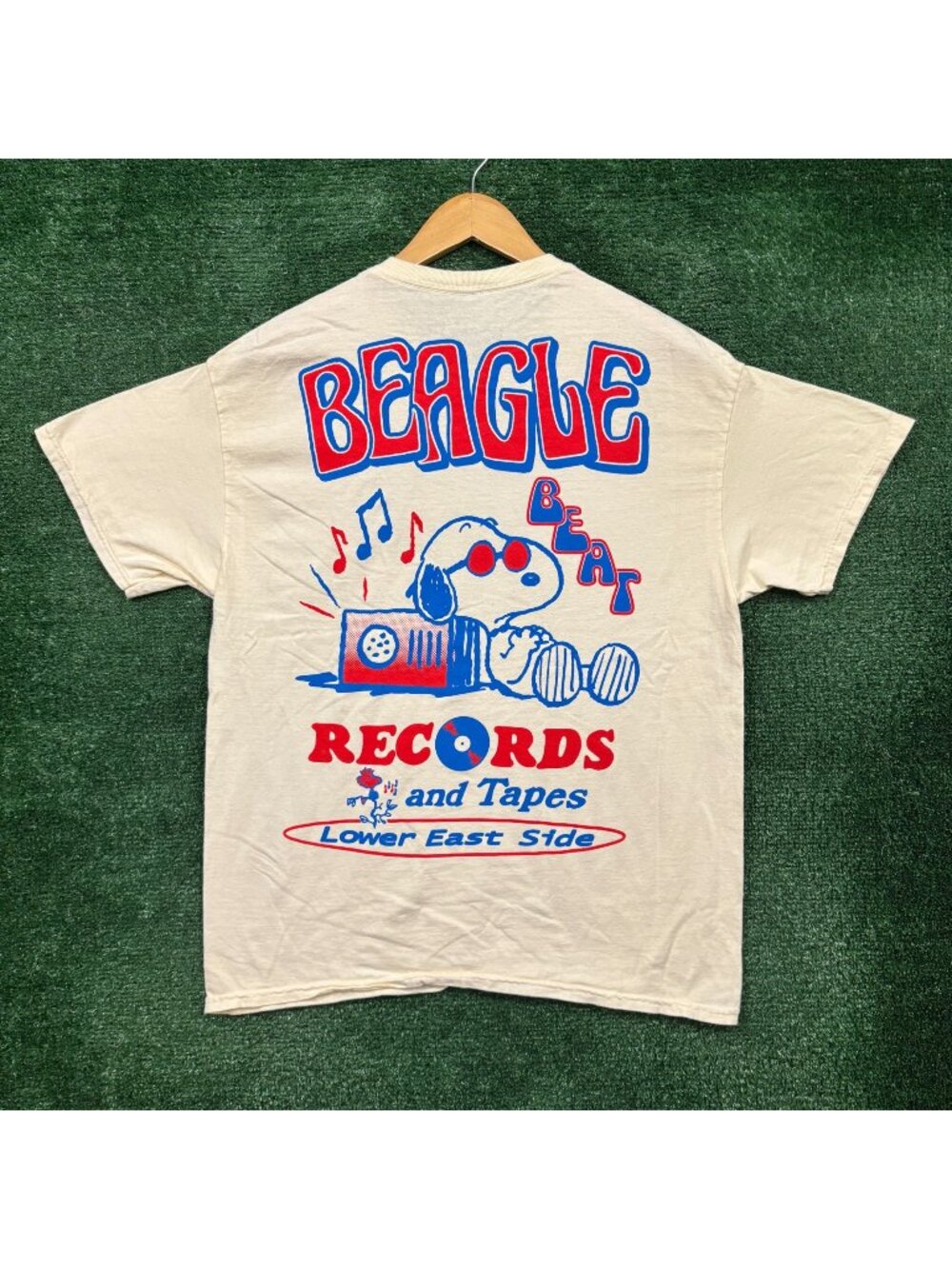 Peanuts Snoop Beagle Records and Tapes T-Shirt Size Large